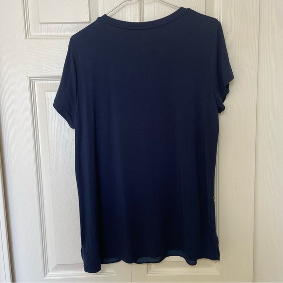 Disney Bow Minnie Mouse Women’s Size L shirt in Rayon Spandex and Polyester - Picture 2 of 9